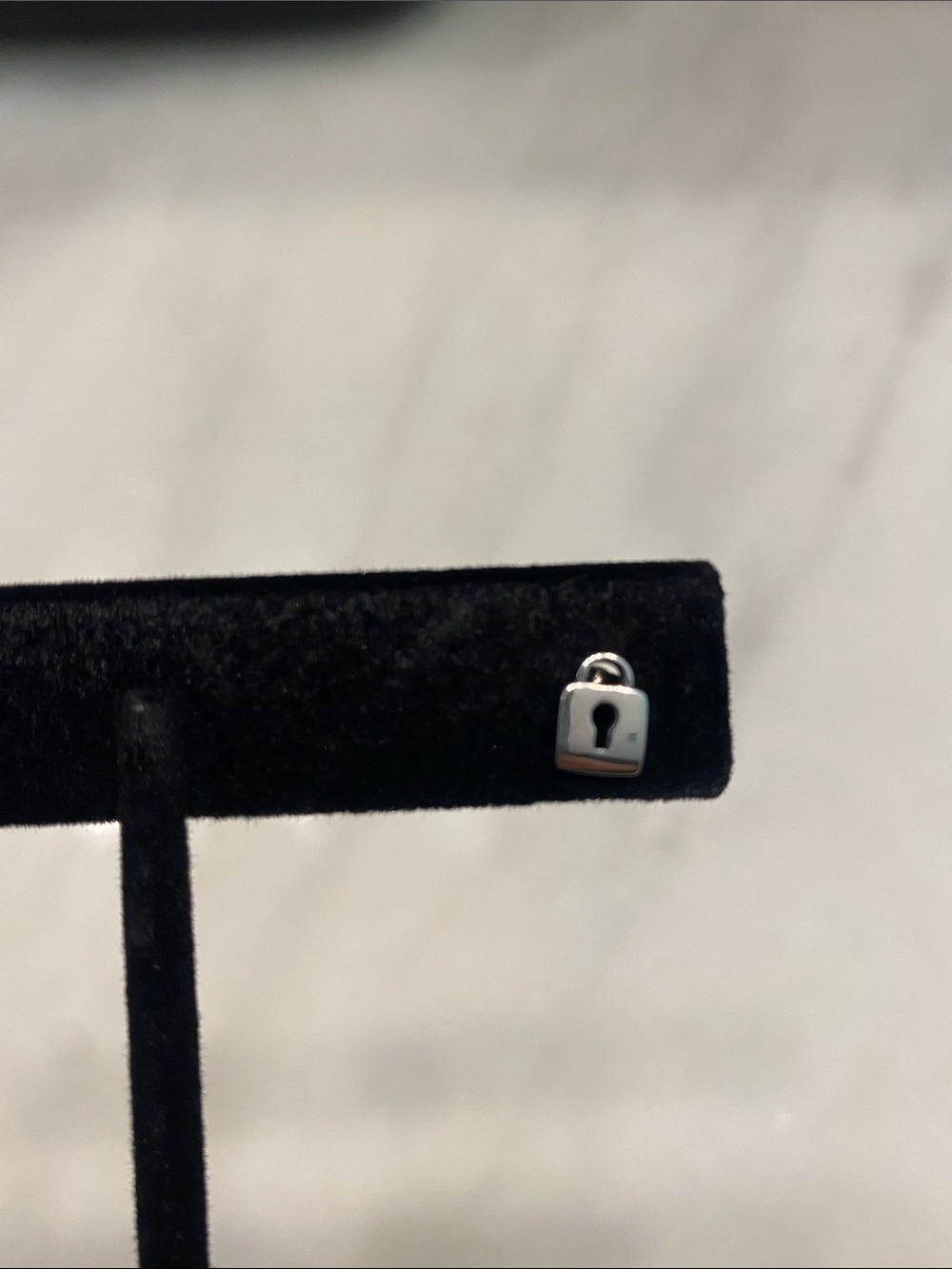 925 Sterling Silver Key and Padlock Stud Earring Set - Picture 2 of 5